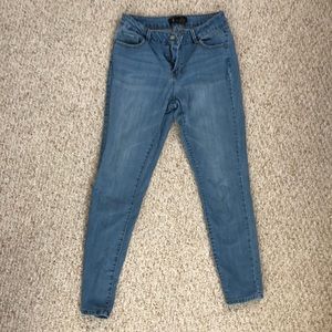 Light wash skinny jeans